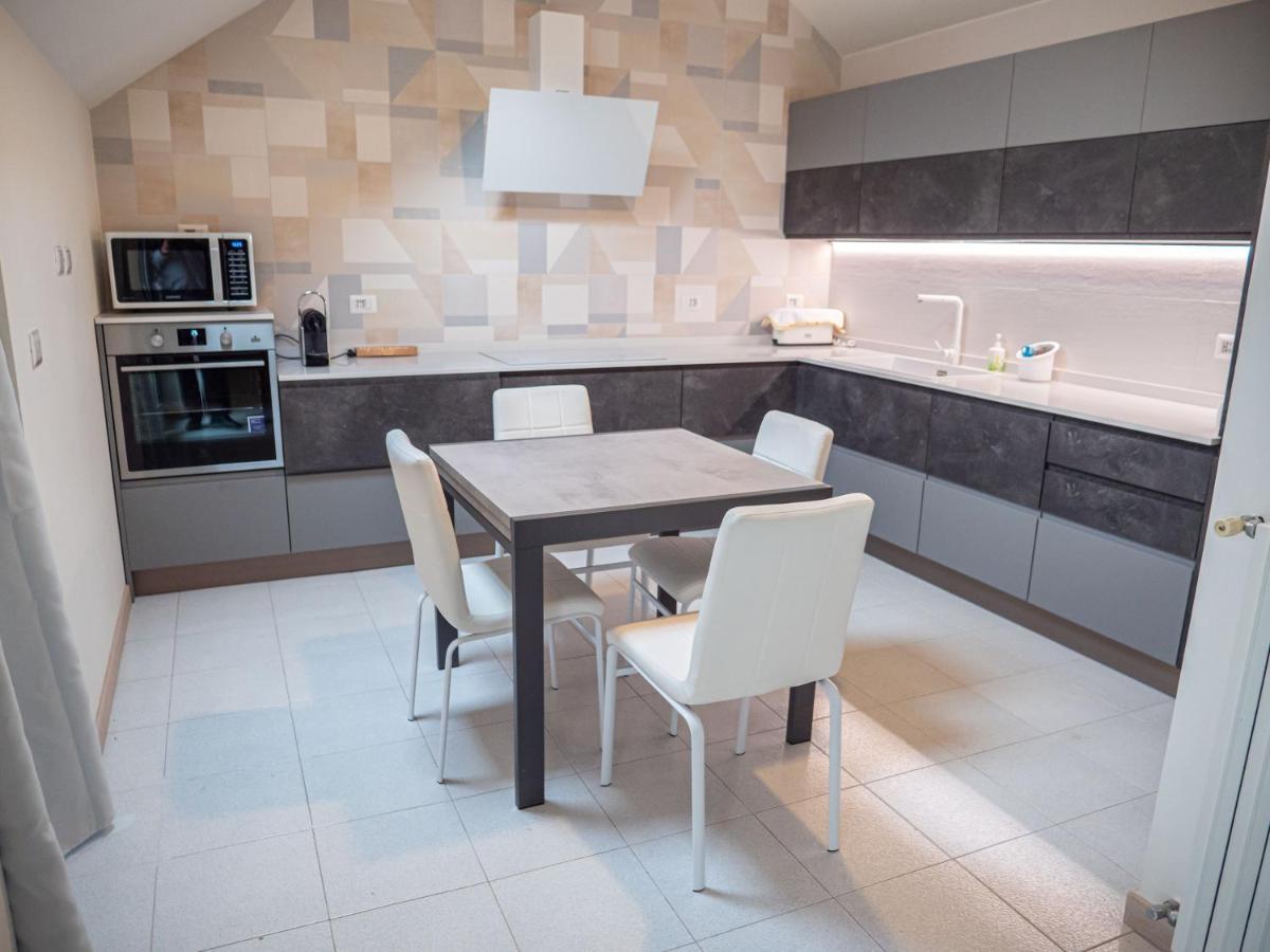 Comfy Penthouse Appartement Milaan Buitenkant foto