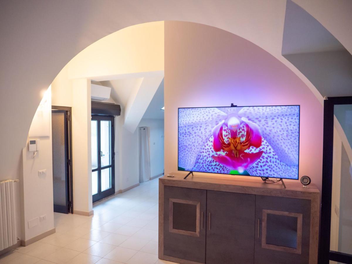 Comfy Penthouse Appartement Milaan Buitenkant foto