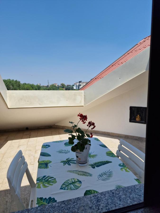 Comfy Penthouse Appartement Milaan Buitenkant foto